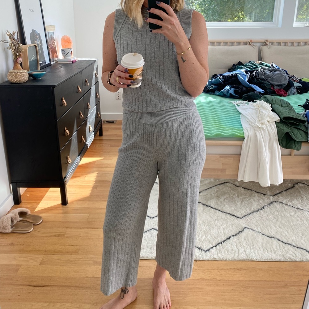 Who What Wear Sleeveless Sweater Set